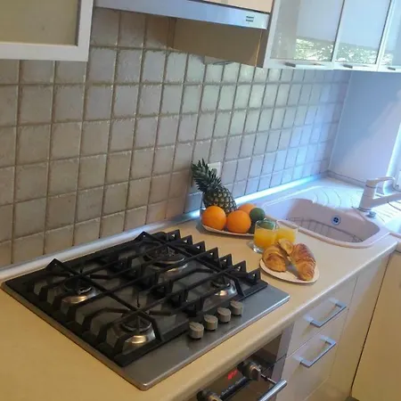 Rent0nline Hoza Center Metro Apartman Varsó