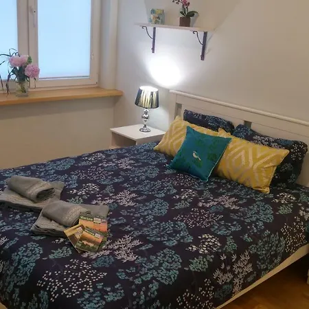 Rent0nline Hoza Center Metro Apartman Varsó