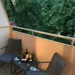 Rent0nline Hoza Center Metro Apartmán *