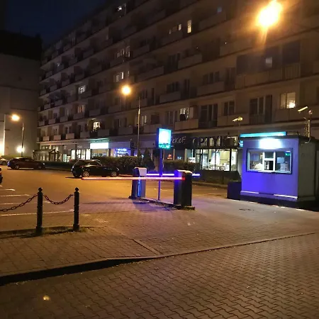 Rent0nline Hoza Center Metro Warsaw