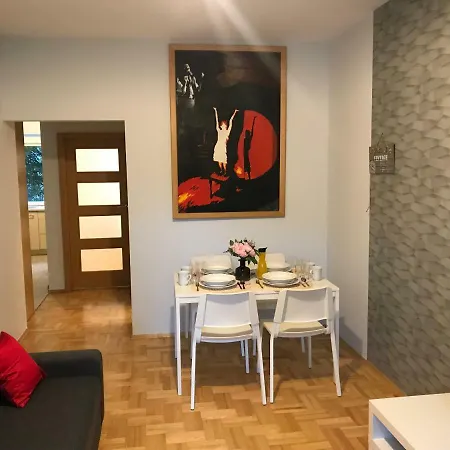 Rent0nline Hoza Center Metro * Varšava